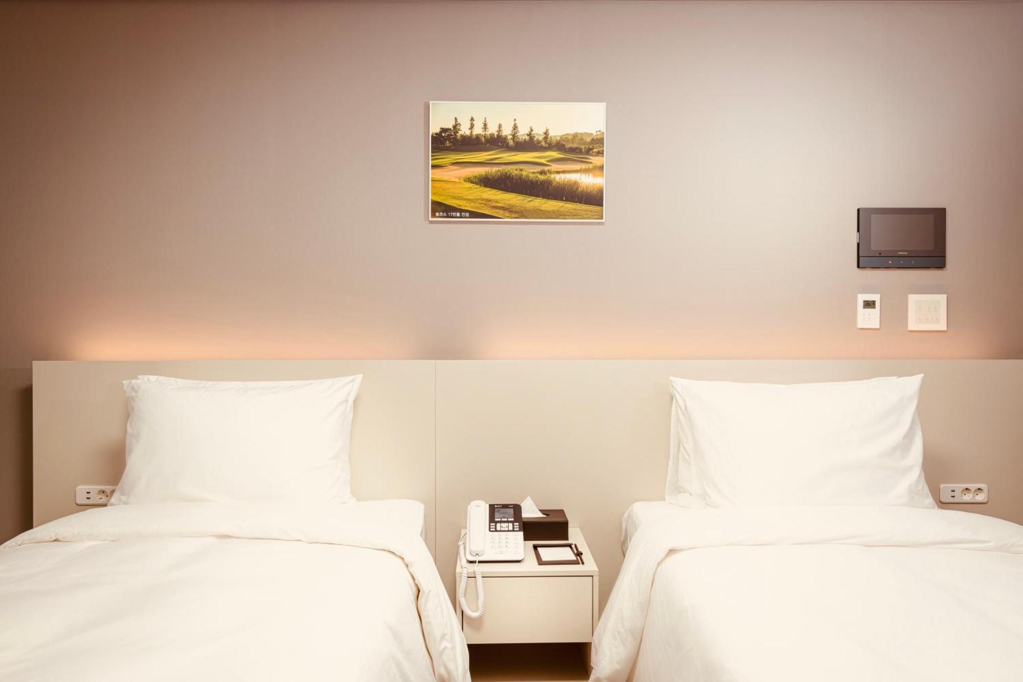 Sollago Myeongdong & 4* Seul